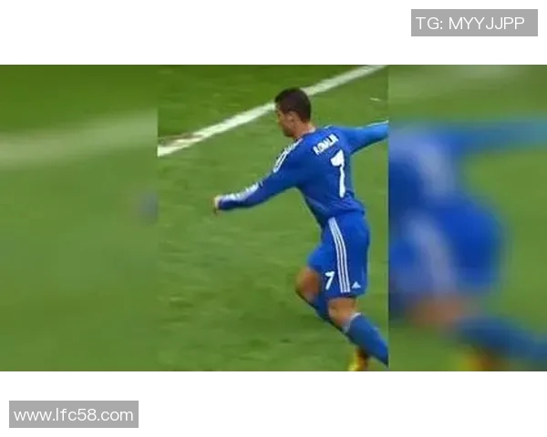 蚂蚁呀嘿足球明星版带你领略球场上的精彩瞬间与热血对决